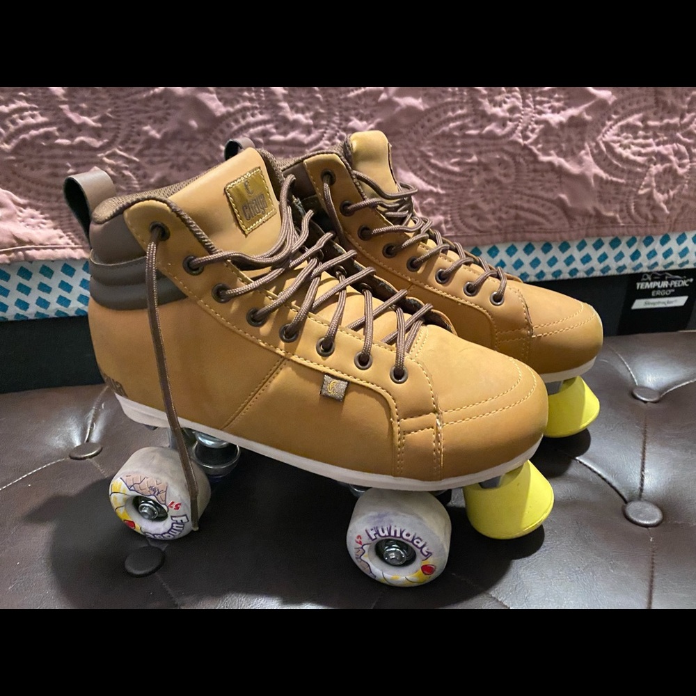 Chaya Vintage Voyager Skate Vegan Size 8